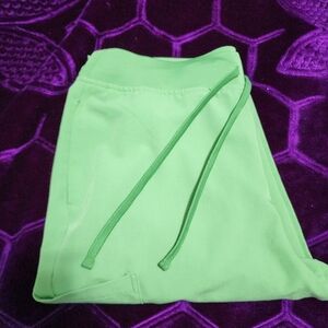 NWOT Mandala Scrub Pants Aloe MP